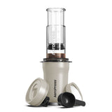 Cafetera AeroPress Go Plus Viaje - Negro y Crema - DFRNT.
